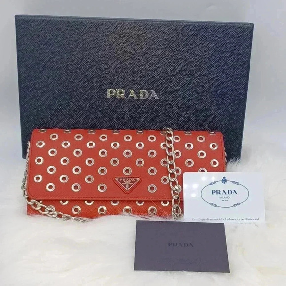 🎁Prada Rouge Grommet Embellished Leather  WOC - Picture 1 of 17